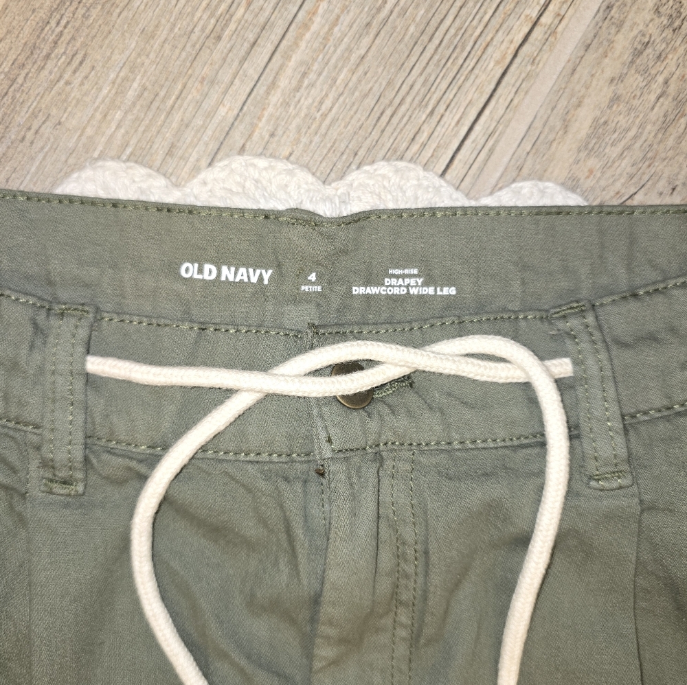 Old Navy High-Waisted Super Wide-Leg Drapey Pants - Picture 6 of 10
